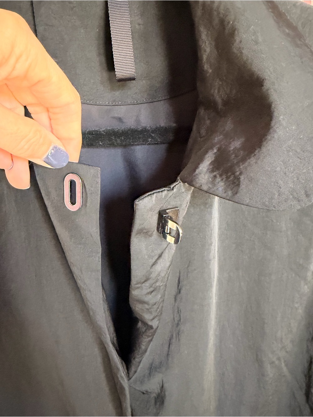 lululemon athletica Black Long Raincoat with Collar - Picture 4 of 4